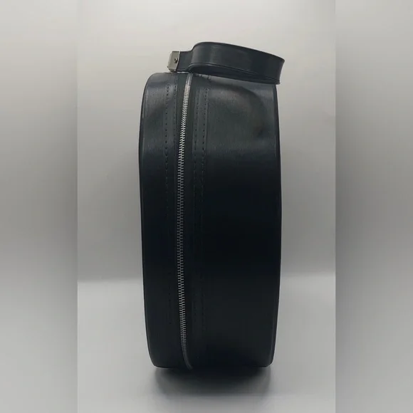 Sleek Vintage Round Zippered Cosmetic Travel Case - Picture 3 of 16